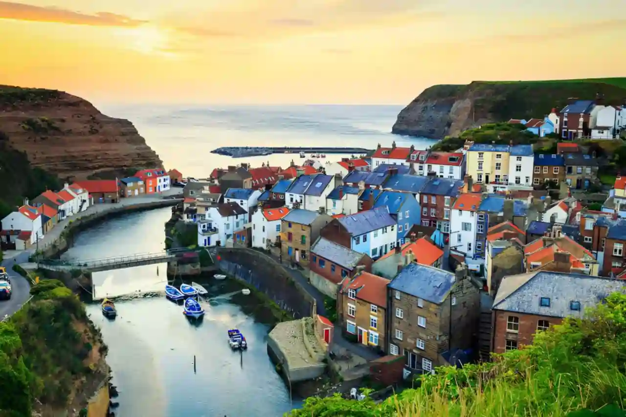 3 Best Places to Visit the Yorkshire Coast: England Travel Guide